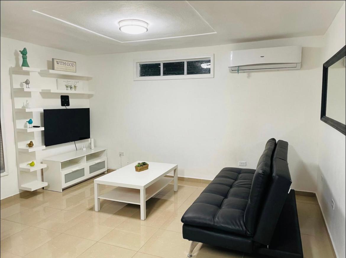 Hollywood Apartments Yabucoa Eksteriør bilde